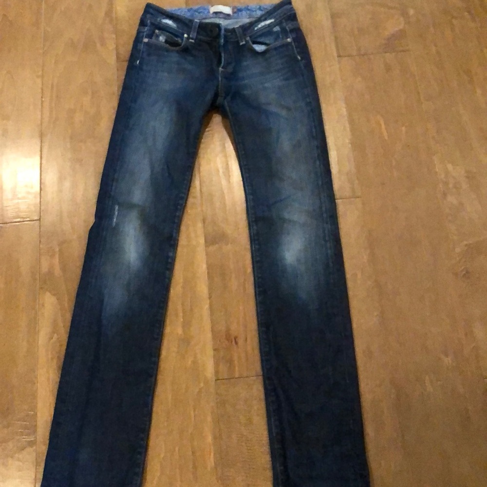 Like new Paige Melrose straight leg size 26 jeans